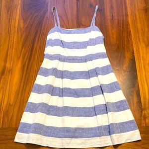 Women’s Ann Taylor Loft size 2P blue and white sun dress.